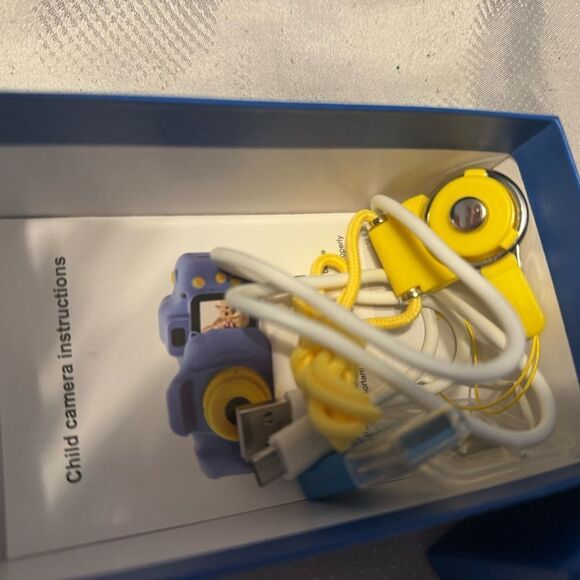 Kids Digital Camera Like New! Video, Photos, Rechargeable! - Picture 12 of 16